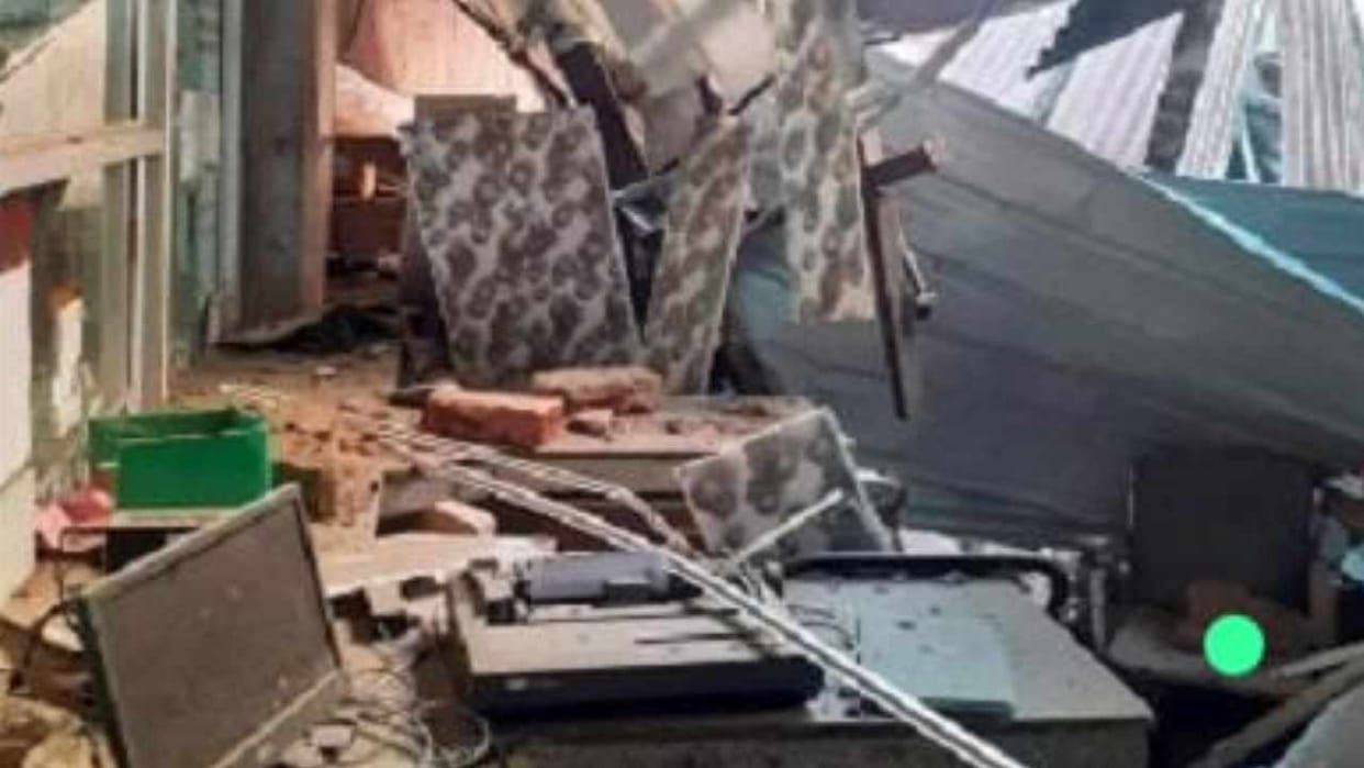 Reservation center roof collapsed in Jalandhar Cantt railway station