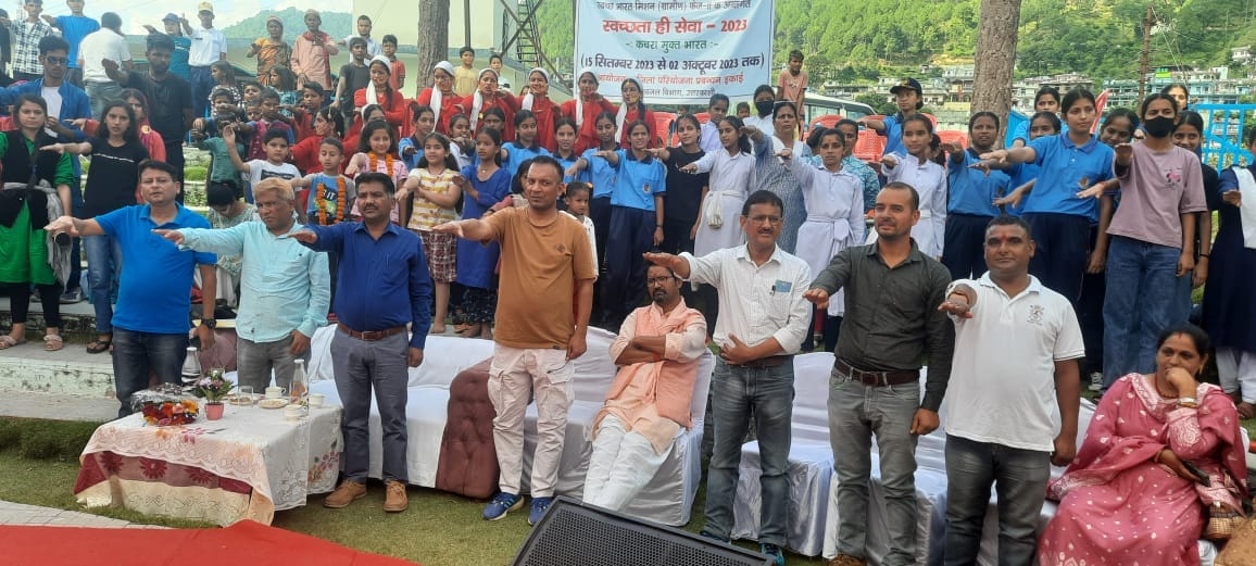 Uttarkashi: Pradhan involved in Swachh Survekshan refused to accept honor from the Municipal President