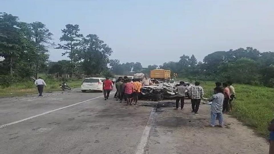 2 people died in collision between Bolero and trailer in Korba