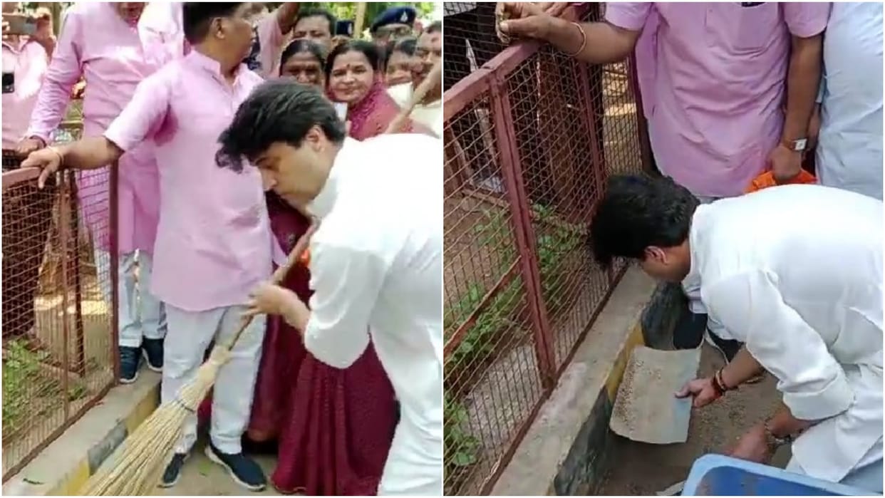 MP Election 2023: Union Minister Jyotiraditya Scindia used broom in Gwalior; Gave message of cleanliness
