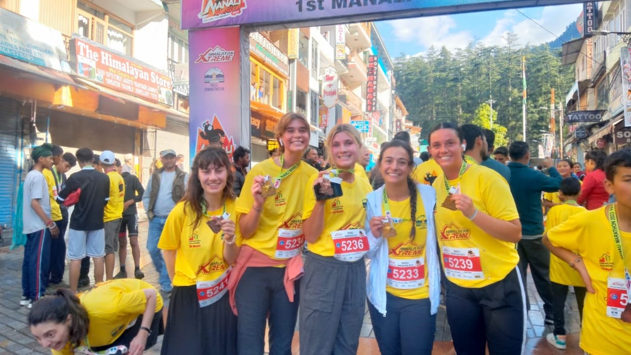 Manali Marathon 2023 foreign tourist also take part in Marathon in Manali