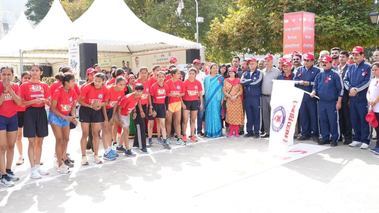 CM Sukhvinder Singh Sukhu flags off State Level Marathon Red Run