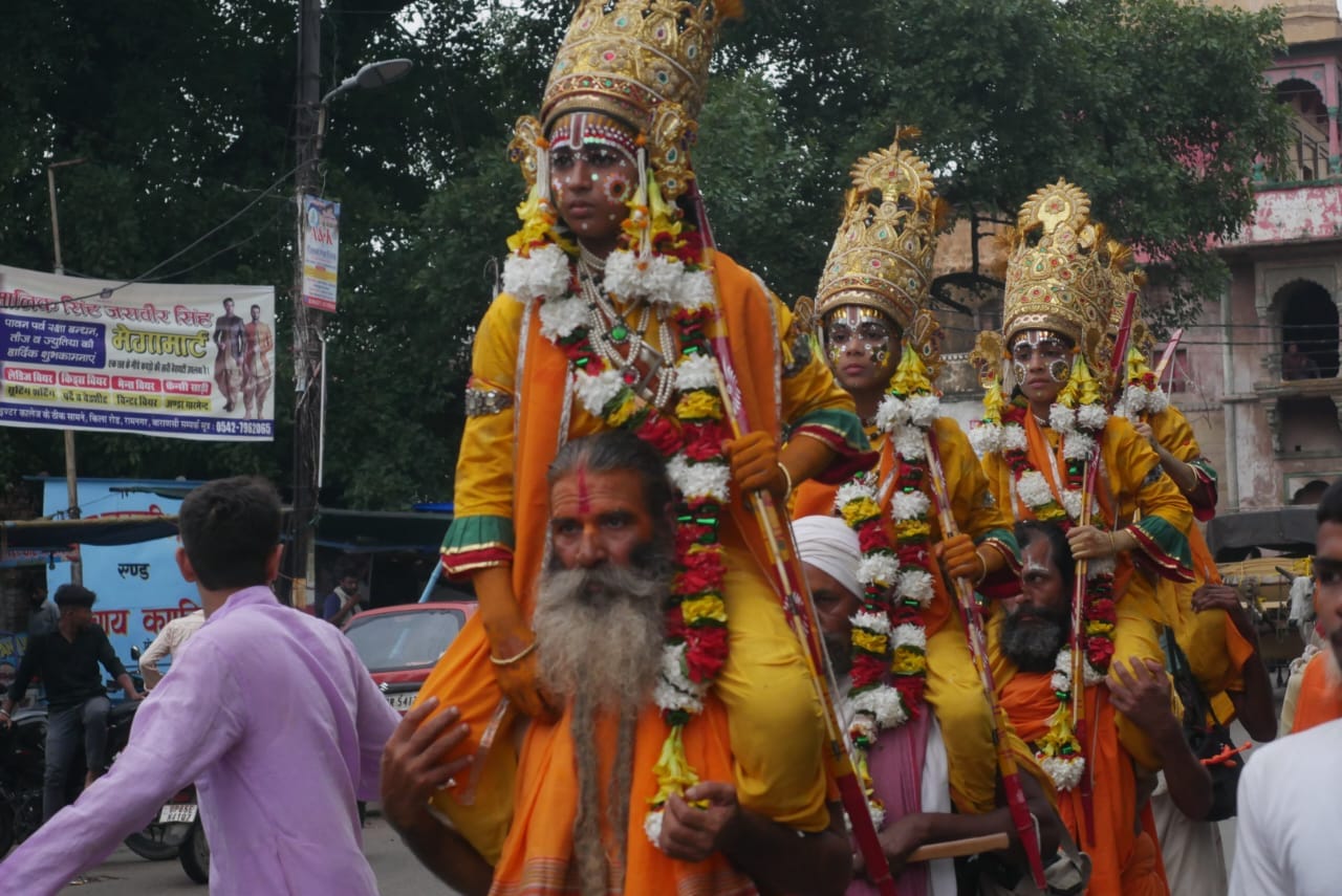 Shri Ram killed Tadka wearing raincoat, amazing sight seen in Ramlila of Ramnagar, see in pictures