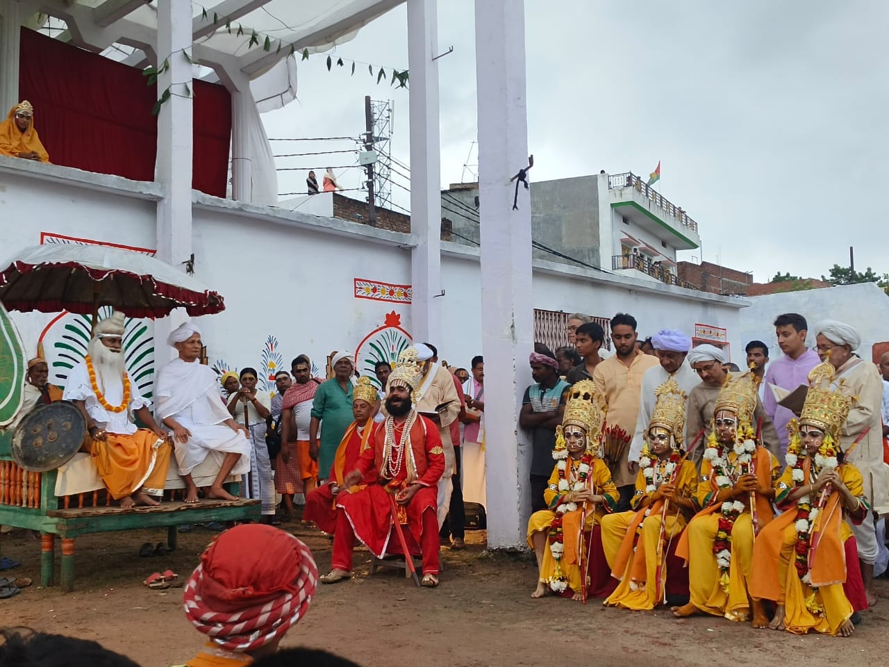 Shri Ram killed Tadka wearing raincoat, amazing sight seen in Ramlila of Ramnagar, see in pictures