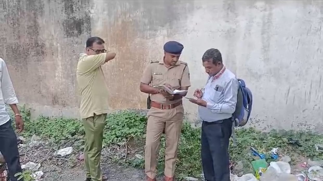 Teenager commits suicide by jumping from the roof of apartment in Gwalior, case of love affair, MP police