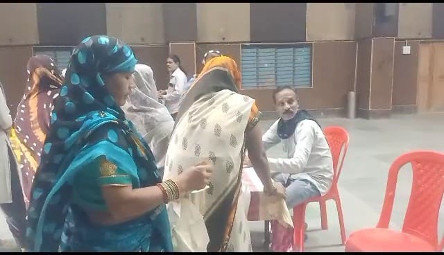 Damoh: These Ladli sisters refused to take Rs 1250, applied online and gave up the amount, know the reason