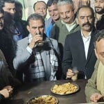 सीएम सुक्खू ने संजौली के ढाबे में पी चाय।