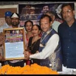इसरो वैज्ञानिक रवि केसरवानी का अभिनंदन किया गया।