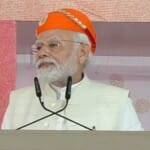 पीएम मोदी सभा को कर रहे संबोधित।