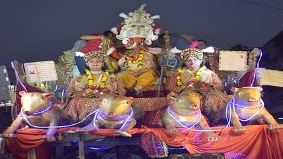 Famous Ramlila of North India Ganpati yatra first day wearing crown weighing 4 kg studded with emerald coral