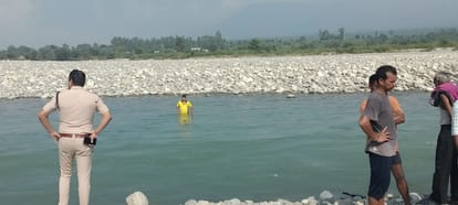 Dehradun Vikasnagar News Nine year old child drowned in Yamuna River while went to take bath with friends