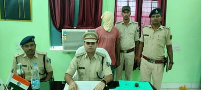 In Gaya, a young man did dirty work with a girl at gunpoint, sent obscene photos and videos to his fiancee.
