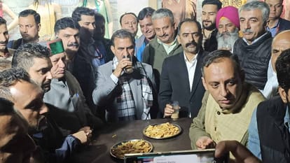 cm sukhvinder sukhu met Sonia and Priyanka Gandhi, informed about the work of the govt, sipped tea at a dhaba