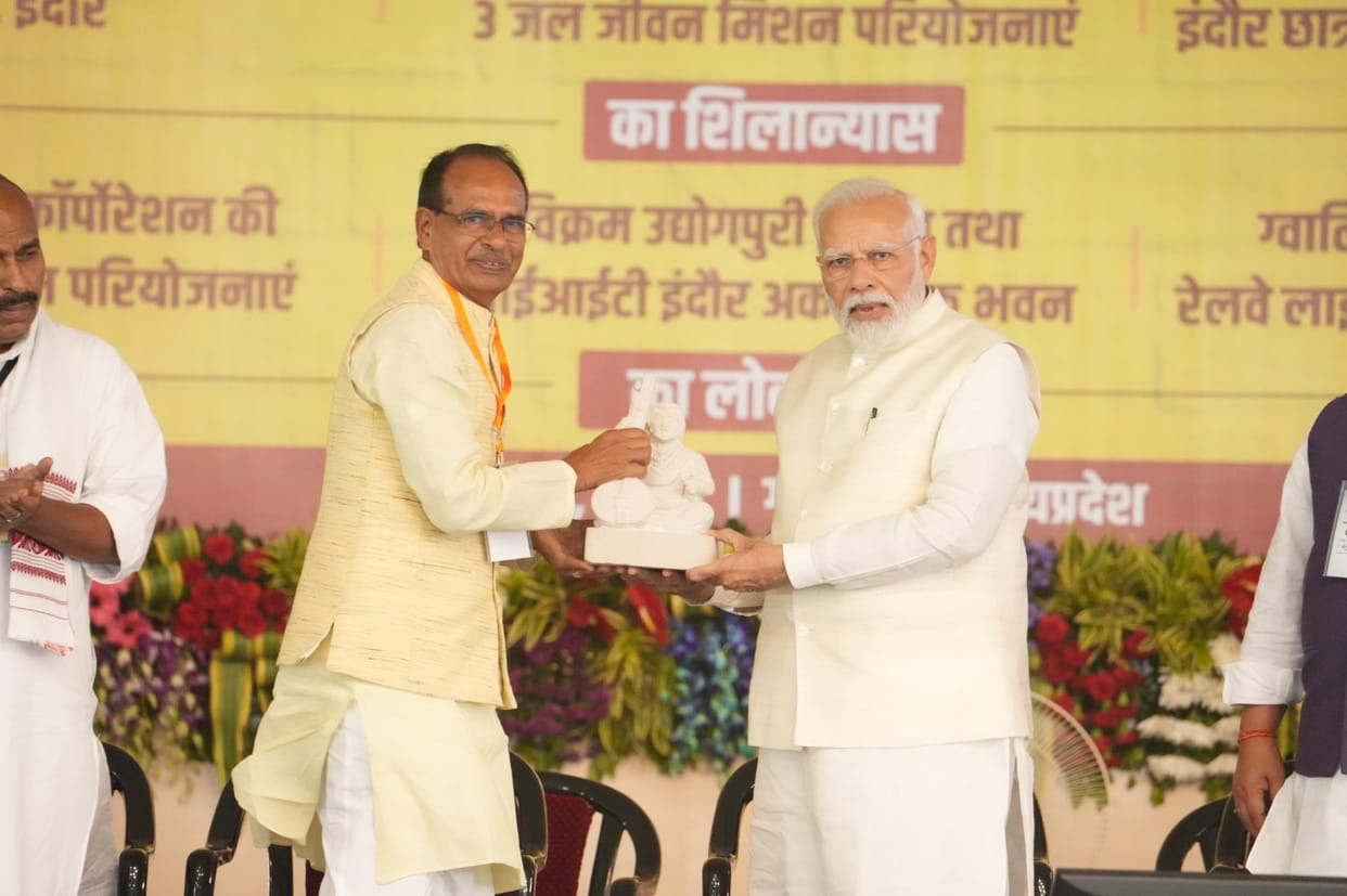PM Narendra Modi opened the box of gifts in gwalior, know who will benefit from development projects