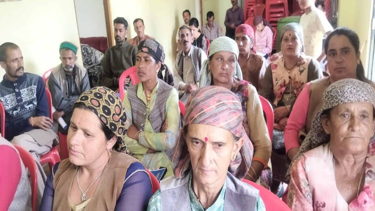 Gram Sabha not held in 3300 Panchayats, government called employees for talks