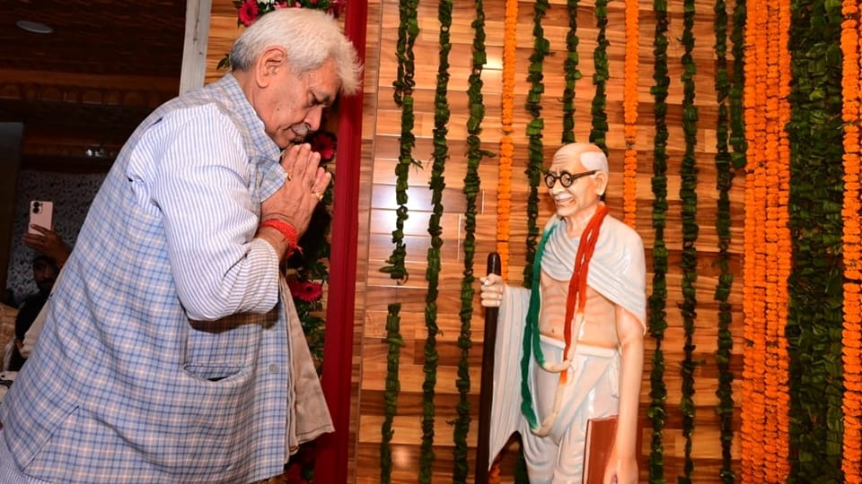 lg manoj sinha unveils statue of Mahatma Gandhi and Charkha installation at Civil Secretariat Srinagar