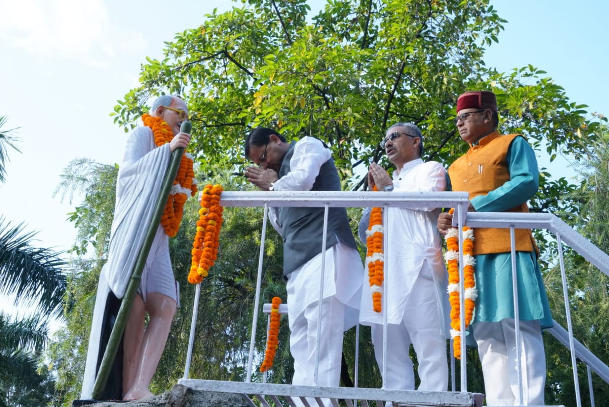 Gandhi Jayanti 2023: CM Pushkar singh Dhami paid tribute to  Mahatma Gandhi and Lal bahadur Shastri