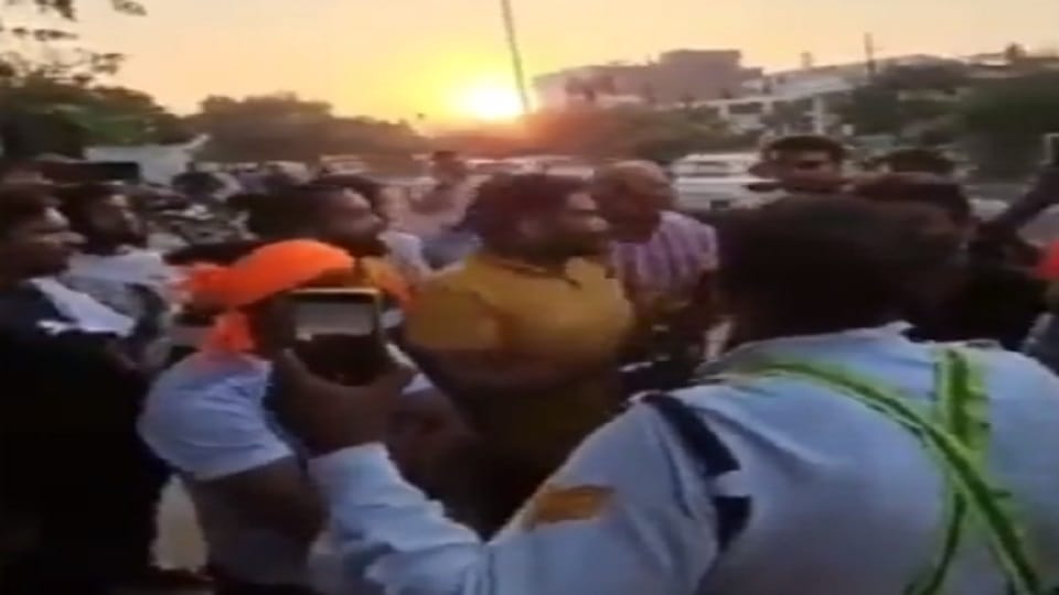 Challan issued for putting religious stickers on vehicle in Ghaziabad