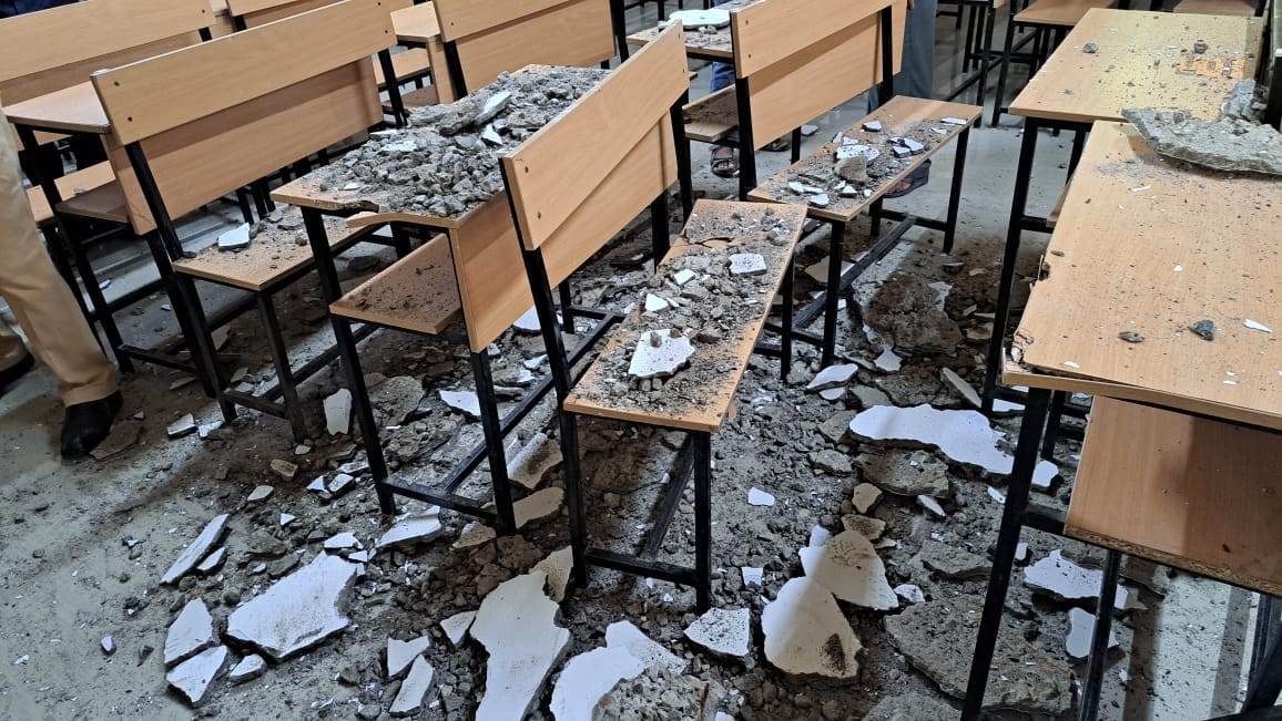 MP News: Plaster of election training hall fell in Hata, a major accident was averted as the hall was vacant.