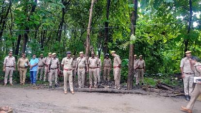 Deoria SIX Murder Case Inside Story Five people killed Of Same Family land dispute one man other Family