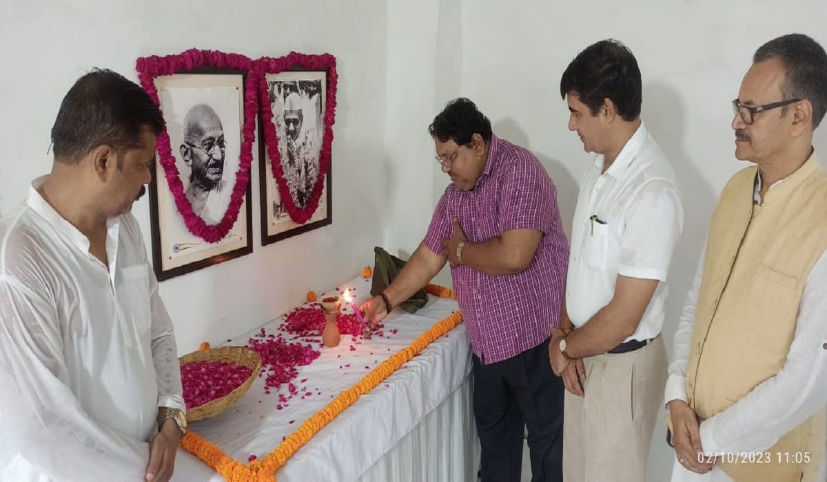 Mahatma Gandhi and Shastri Jayanti celebrated in varanasi Diwali at former PM ancestral residence