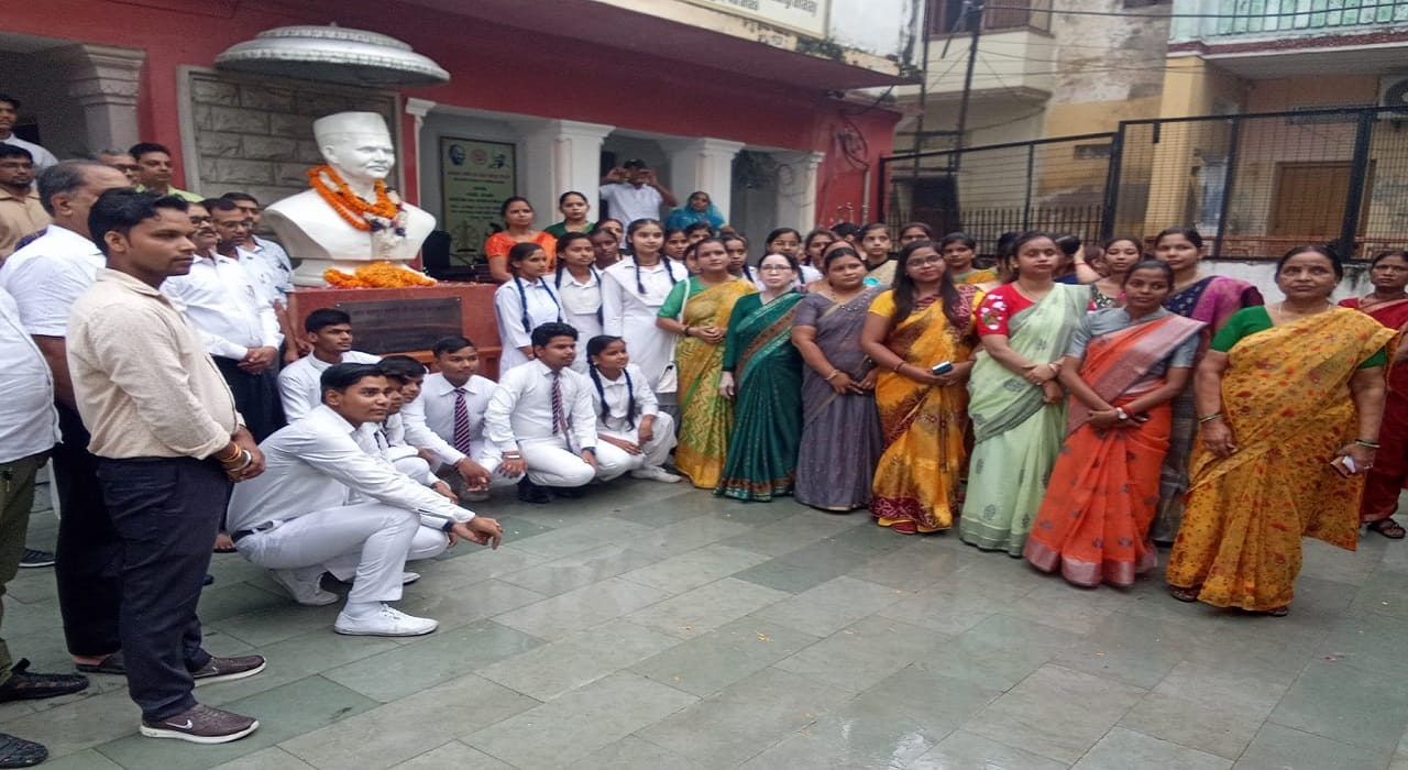 Mahatma Gandhi and Shastri Jayanti celebrated in varanasi Diwali at former PM ancestral residence