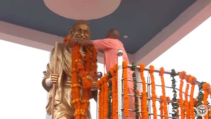 CM Yogi Adityanath pays tribute to mahatma gandhi on his birth anniversary.