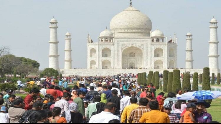 More than one lakh twenty thousand tourists saw Taj Mahal in three days in Agra