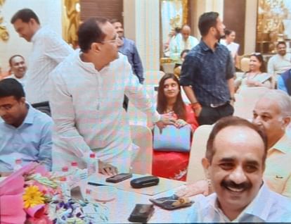 Earthquake in UP: भूकंप के तेज झटकों से दहला पश्चिमी यूपी, मेरठ में घरों और ऑफिस से बाहर दौड़े लोग Earthquake in UP Earthquake Tremors Have Been Felt In The ,earthquake ,earthquake tremors ,bijnor ,bijnor news