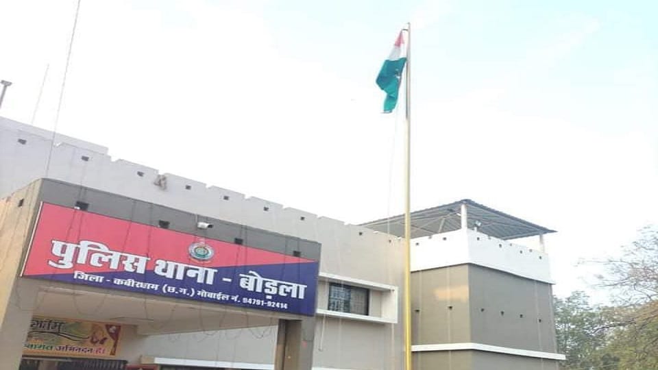 बिजली कर्मचारियों पर FIR दर्ज