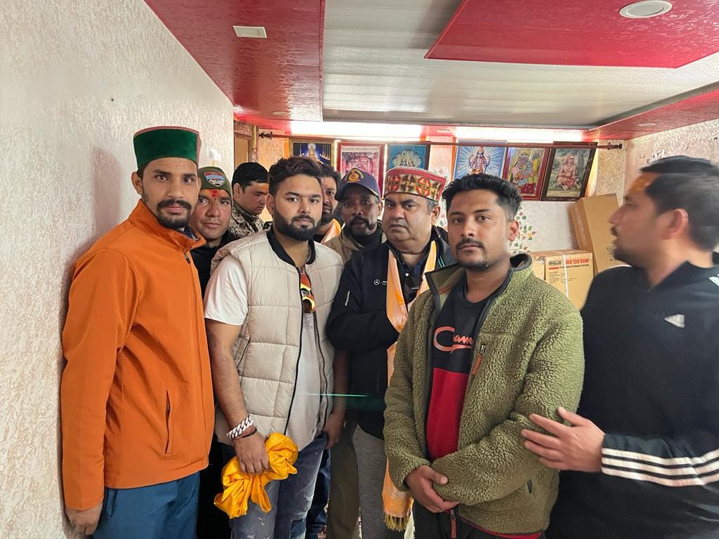 Uttarakhand Cricketer Rishabh Pant reached Badrinath And Kedarnath Dham after recovery to Accident