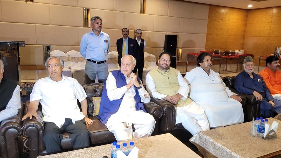 jammu kashmir opposition leaders organize meeting To Discuss current Situation