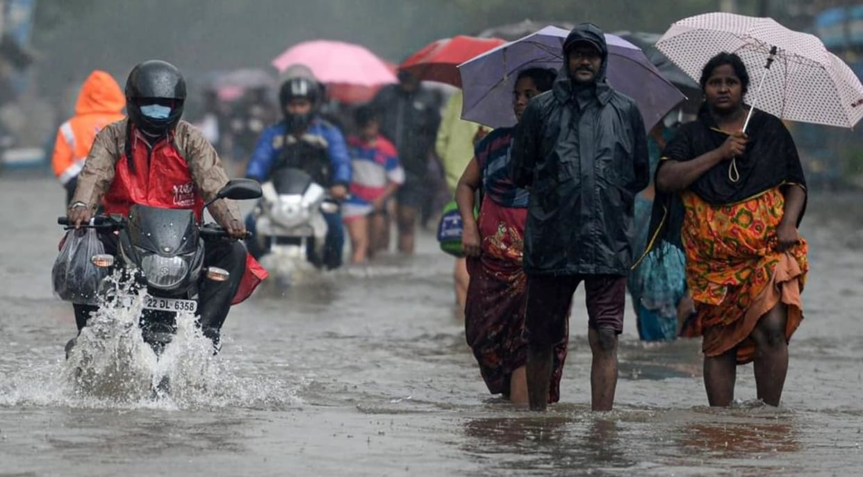 kerala heavy rain cause floods school college closed in many parts