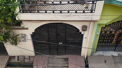 UP News: लखनऊ के सआदतगंज इलाके में रहता था संदिग्ध आतंकी रिजवान, मकान मालिक से की जा रही पूछताछ Police interrogate owner of home where Mohd Rizvan lived.