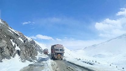 Kullu News:चार दिन बाद सामरिक महत्व का मनाली-लेह मार्ग यातायात के लिए बहाल – Strategically Important Manali Leh Road Restored For Traffic After Four Days