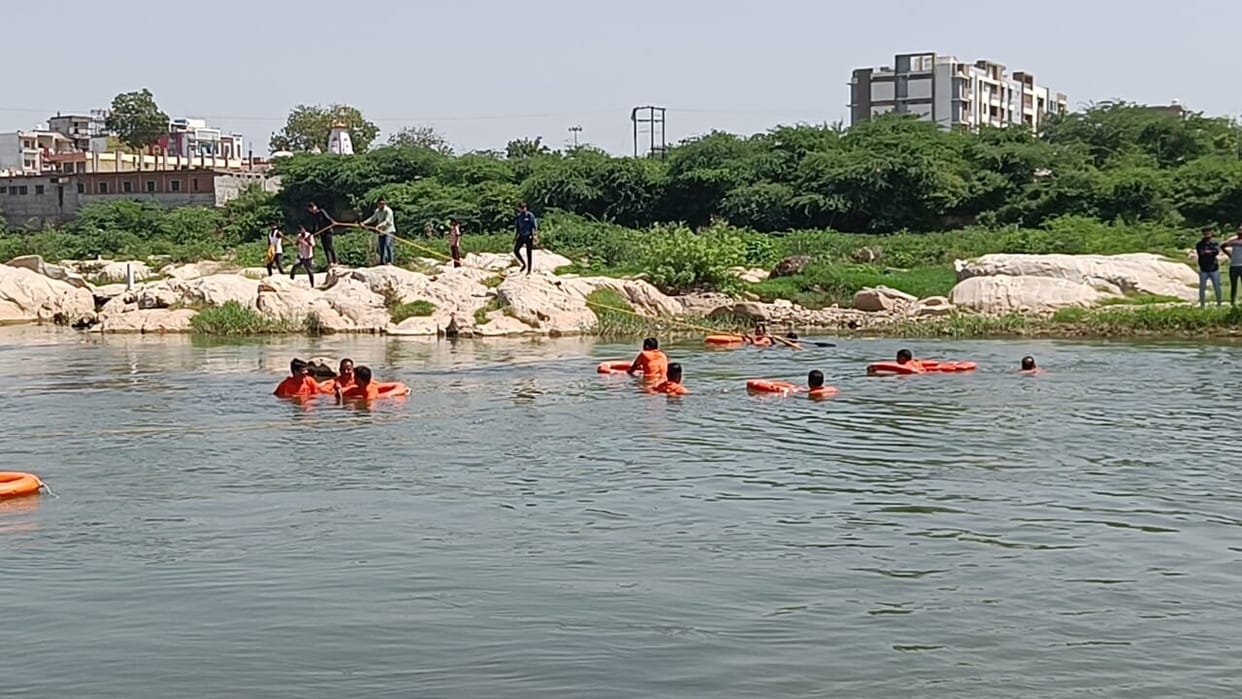 Mount Abu: 2 students drown in Banas river one dead and one missing