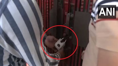 Newsclick Raids Delhi police Special Cell sealed office of Newsclick