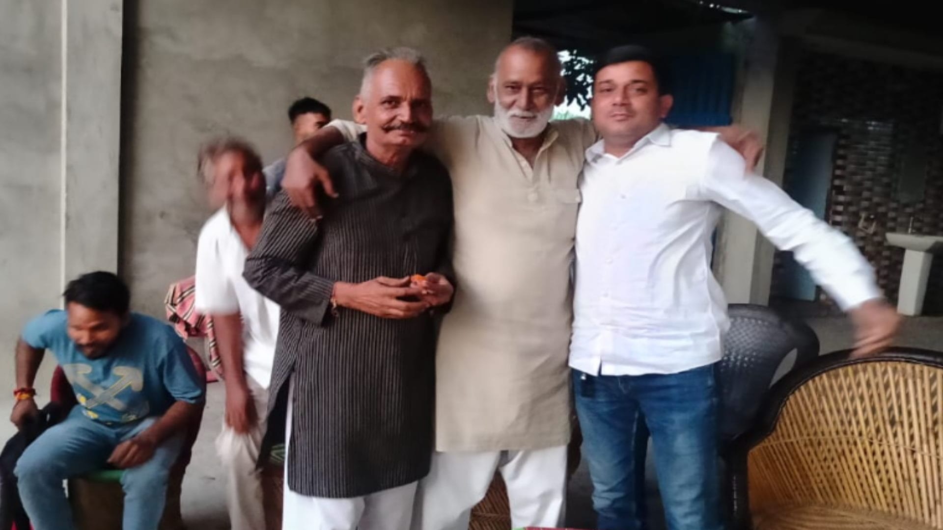 Parul Chaudhary wins gold medal in Asian Games, family celebrating with drums in village, see photos