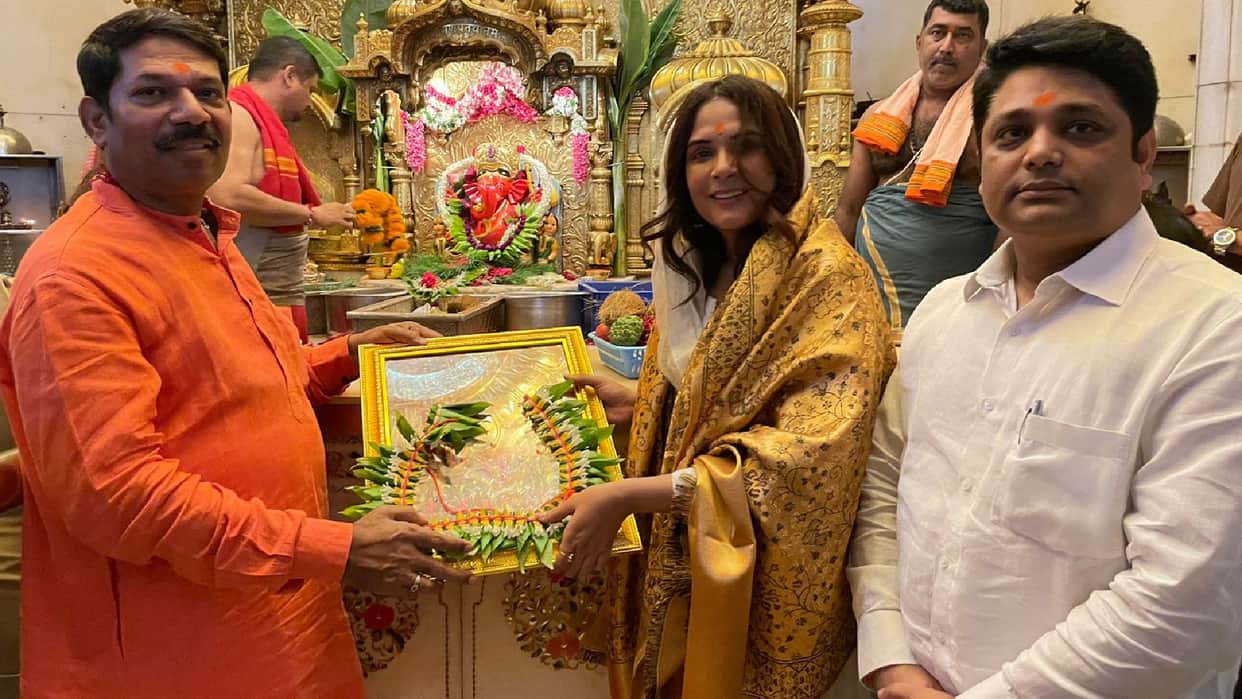 Richa Chadha visits Siddhivinayak Temple seeks blessings from lord Ganesha post film Fukrey 3 success
