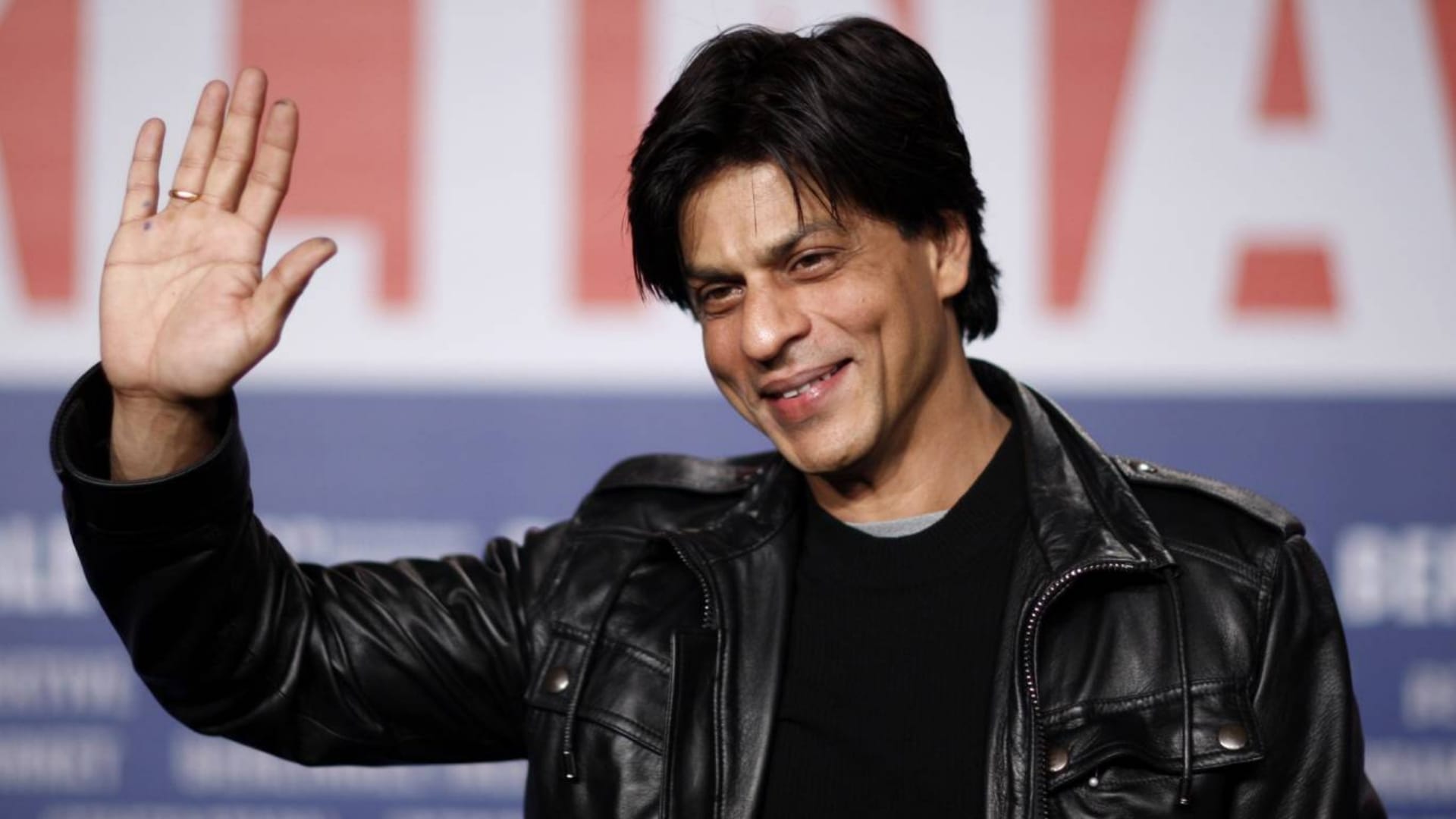 Dunki star Shah Rukh Khan Clarifies whether he personally replies to fans questions during Ask SRK session