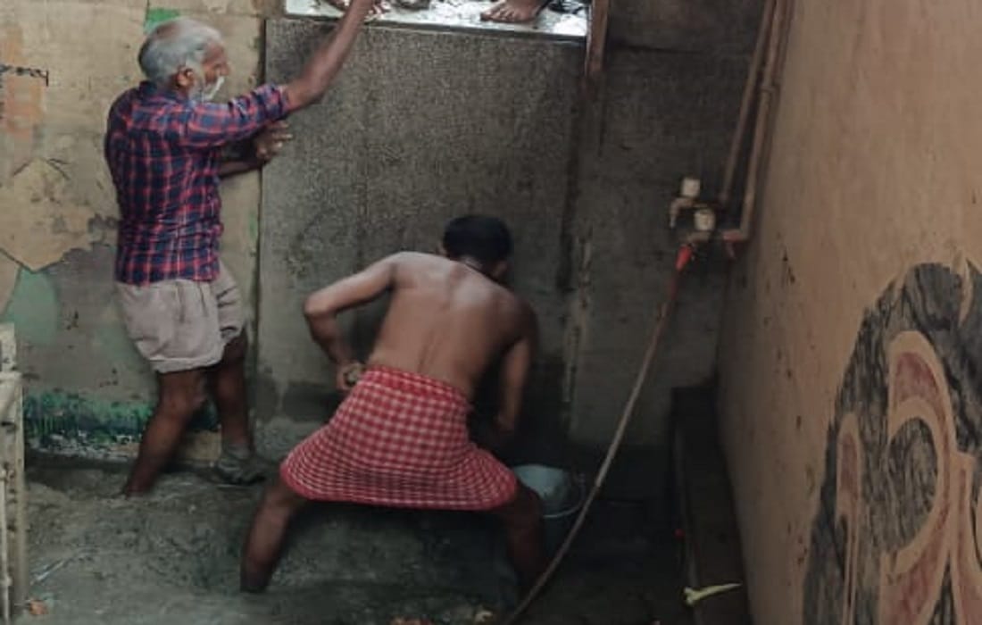 Cleaning of Mahashamshaneshwar Mahadev continues after Sewer water was filled