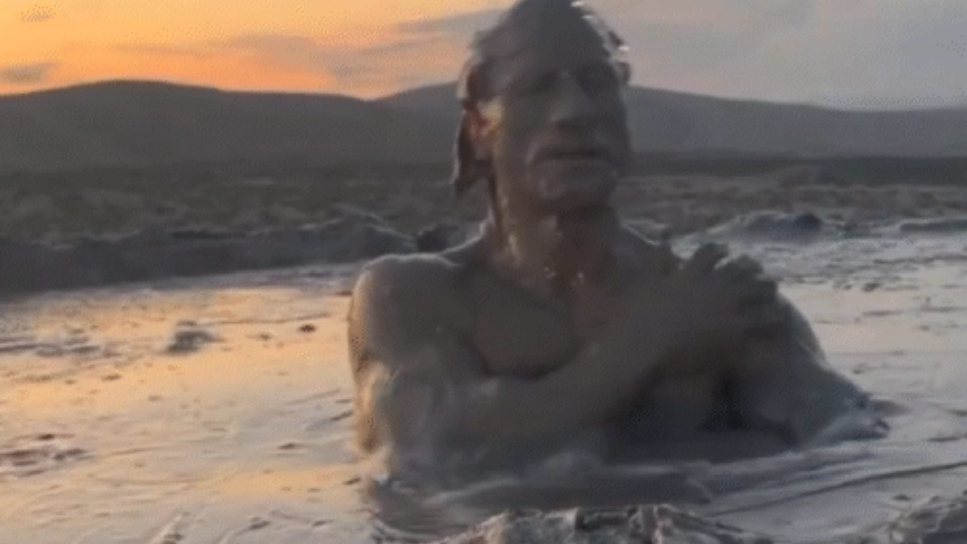 Vidyut Jammwal Takes Volcanic Mud Bath shared video and explain benefits of mitti ka jwalamukhi