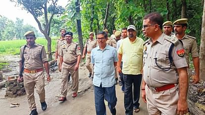 Former IPS Amitabh Thakur took stock of deoria murder incident site