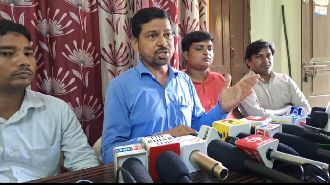 cancellation of bihar police constable recruitment exam, student leader demanded for removal of CSBC Chairman