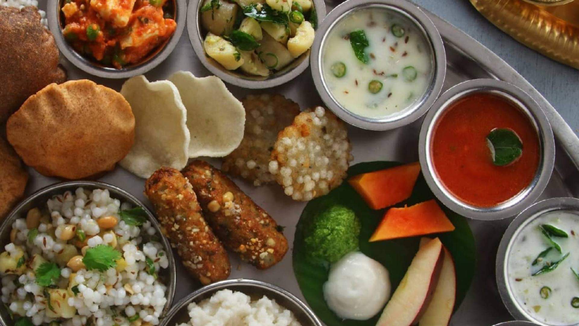 Shardiya Navratri 2023 Falahari thali dishes in hindi how to prepare falahari thali at home