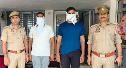 लालच बुरी बला: जिस थाने में तैनाती, उसी की हवालात में दो पुलिसकर्मियों को गुजराना पड़ा दिन, ये है पूरा मामला Three policemen arrested in Bijnor for dropping the accused from police station by taking money