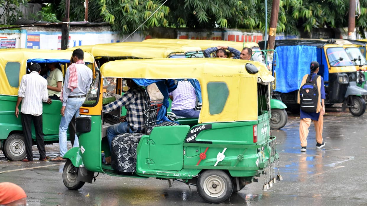 When private buses went out auto-e-rickshaw boom started