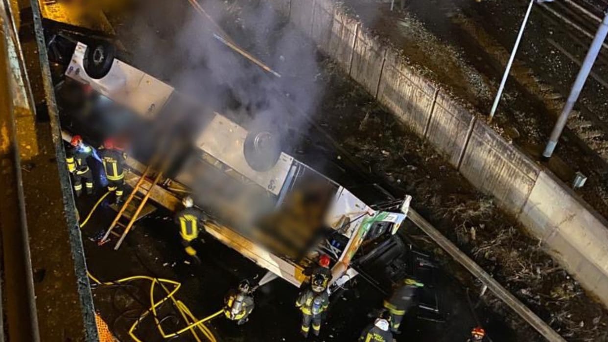 several people killed in Italy Bus crash news update