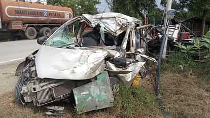 accident in Varanasi Eight people died in collision between car and truck, all were residents of Pilibhit