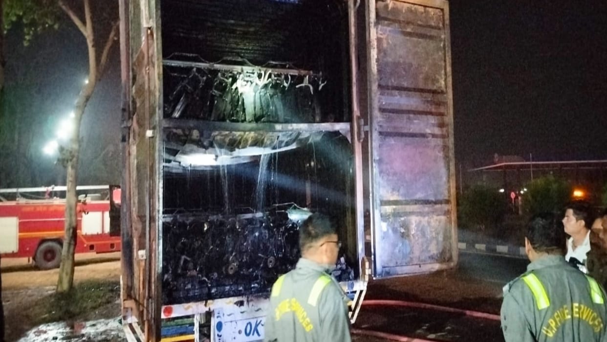 Meerut: Drunk driver sets loaded container on fire, 100 bikes burnt, loss of more than Rs 1 crore